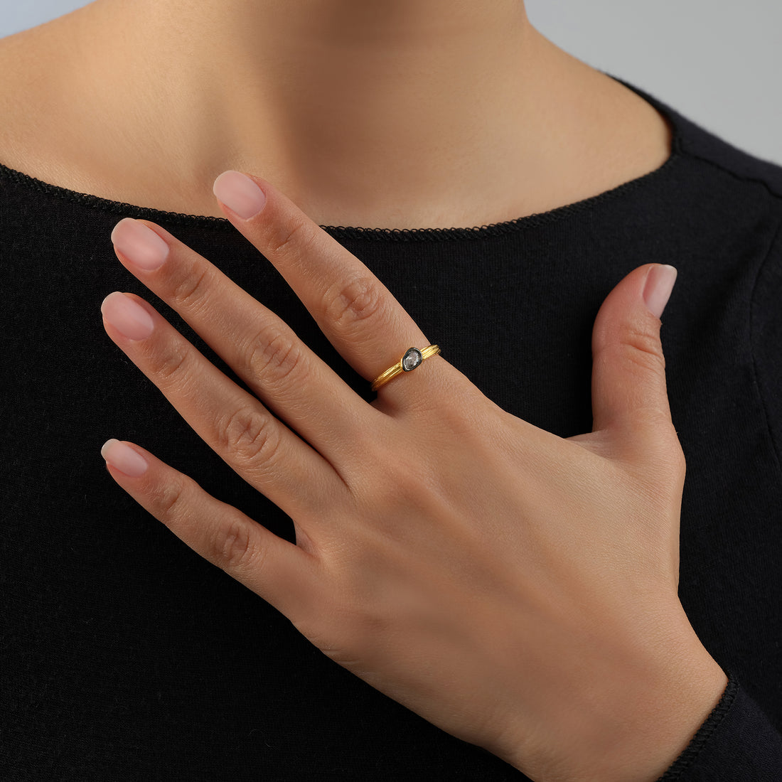 Noir-Set Indian Diamond Ring